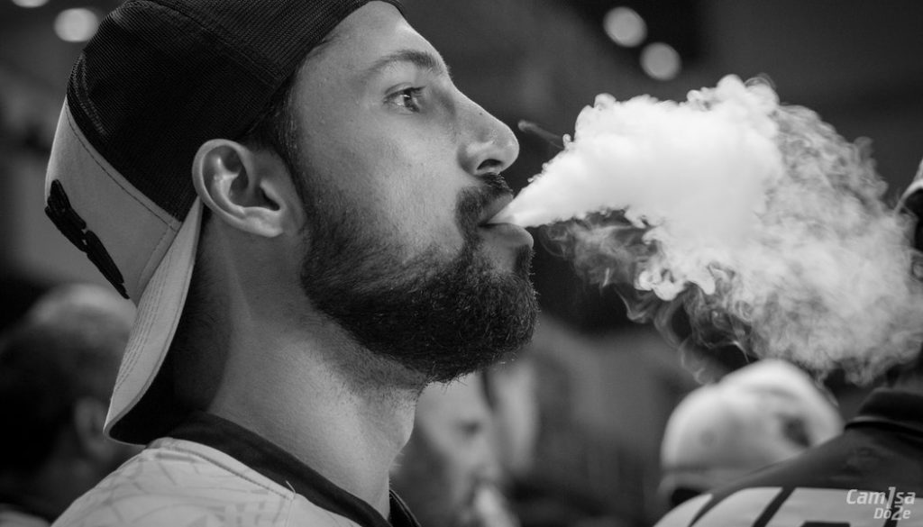 Pros and Cons of Vaping